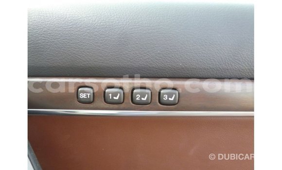 اشتري Imported Toyota Land Cruiser White سيارة في Import - Dubai في Maseru اشتري Imported Toyota Land Cruiser White سيارة في Import - Dubai في Maseru