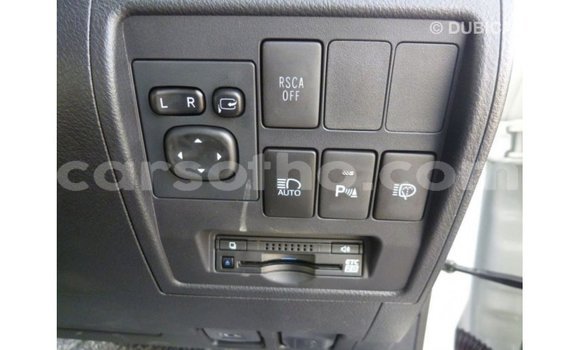 اشتري Imported Toyota Land Cruiser White سيارة في Import - Dubai في Maseru اشتري Imported Toyota Land Cruiser White سيارة في Import - Dubai في Maseru