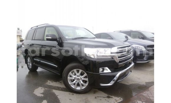 Sayi Imported Toyota Land Cruiser Black Mota in Import - Dubai a Maseru Sayi Imported Toyota Land Cruiser Black Mota in Import - Dubai a Maseru