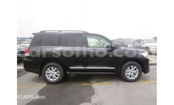 Sayi Imported Toyota Land Cruiser Black Mota in Import - Dubai a Maseru Sayi Imported Toyota Land Cruiser Black Mota in Import - Dubai a Maseru