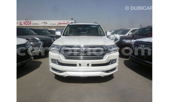 اشتري Imported Toyota Land Cruiser White سيارة في Import - Dubai في Maseru اشتري Imported Toyota Land Cruiser White سيارة في Import - Dubai في Maseru