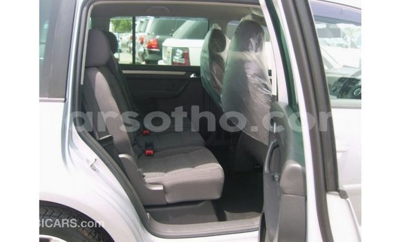 اشتري Imported Volkswagen Touran Other سيارة في Import - Dubai في Maseru اشتري Imported Volkswagen Touran Other سيارة في Import - Dubai في Maseru