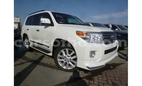اشتري Imported Toyota Land Cruiser White سيارة في Import - Dubai في Maseru اشتري Imported Toyota Land Cruiser White سيارة في Import - Dubai في Maseru