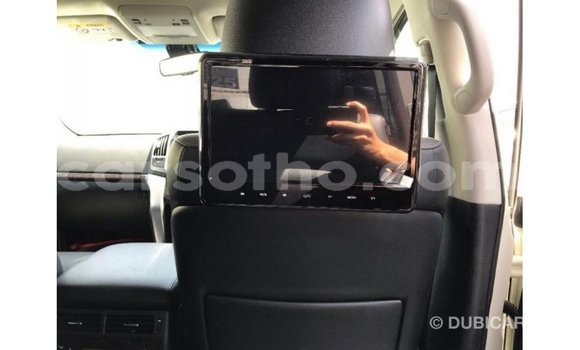 اشتري Imported Toyota Land Cruiser White سيارة في Import - Dubai في Maseru اشتري Imported Toyota Land Cruiser White سيارة في Import - Dubai في Maseru