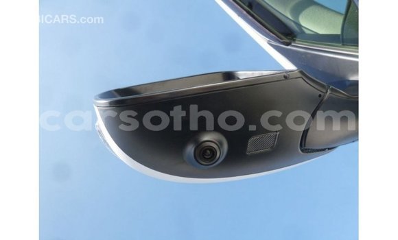 اشتري Imported Toyota Land Cruiser White سيارة في Import - Dubai في Maseru اشتري Imported Toyota Land Cruiser White سيارة في Import - Dubai في Maseru