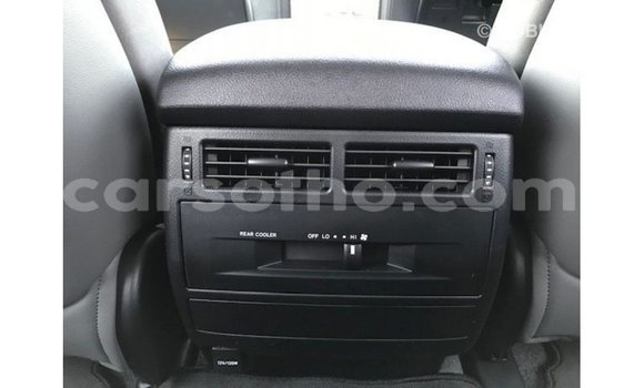 Sayi Imported Toyota Land Cruiser White Mota in Import - Dubai a Maseru Sayi Imported Toyota Land Cruiser White Mota in Import - Dubai a Maseru