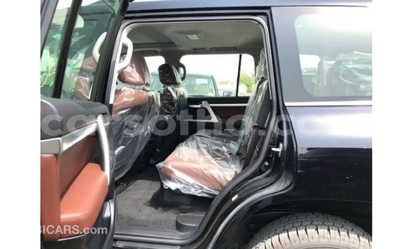 اشتري Imported Toyota Land Cruiser Black سيارة في Import - Dubai في Maseru اشتري Imported Toyota Land Cruiser Black سيارة في Import - Dubai في Maseru