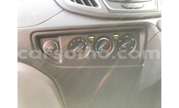 Sayi Imported Ford Club Wagon White Mota in Import - Dubai a Maseru Sayi Imported Ford Club Wagon White Mota in Import - Dubai a Maseru