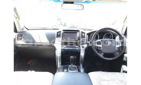 اشتري Imported Toyota Land Cruiser White سيارة في Import - Dubai في Maseru اشتري Imported Toyota Land Cruiser White سيارة في Import - Dubai في Maseru