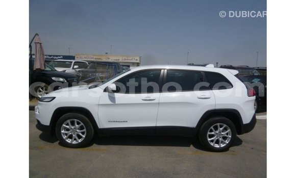 Sayi Imported Jeep Cherokee White Mota in Import - Dubai a Maseru Sayi Imported Jeep Cherokee White Mota in Import - Dubai a Maseru