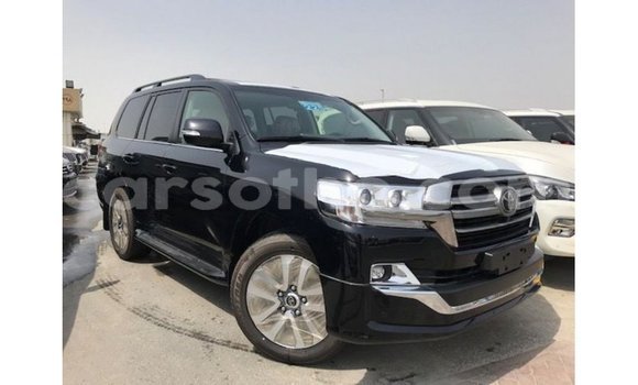 Sayi Imported Toyota Land Cruiser Black Mota in Import - Dubai a Maseru Sayi Imported Toyota Land Cruiser Black Mota in Import - Dubai a Maseru