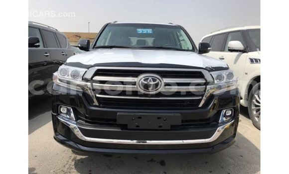 Sayi Imported Toyota Land Cruiser Black Mota in Import - Dubai a Maseru Sayi Imported Toyota Land Cruiser Black Mota in Import - Dubai a Maseru