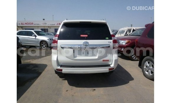 Sayi Imported Toyota Prado White Mota in Import - Dubai a Maseru Sayi Imported Toyota Prado White Mota in Import - Dubai a Maseru