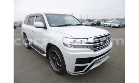 اشتري Imported Toyota Land Cruiser White سيارة في Import - Dubai في Maseru اشتري Imported Toyota Land Cruiser White سيارة في Import - Dubai في Maseru