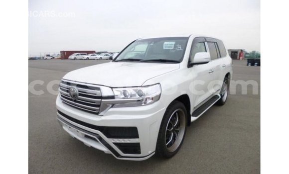 اشتري Imported Toyota Land Cruiser White سيارة في Import - Dubai في Maseru اشتري Imported Toyota Land Cruiser White سيارة في Import - Dubai في Maseru