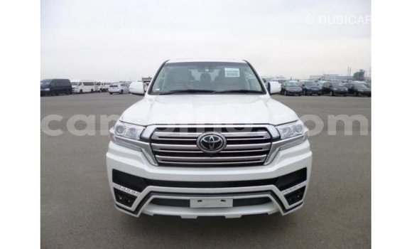 اشتري Imported Toyota Land Cruiser White سيارة في Import - Dubai في Maseru اشتري Imported Toyota Land Cruiser White سيارة في Import - Dubai في Maseru
