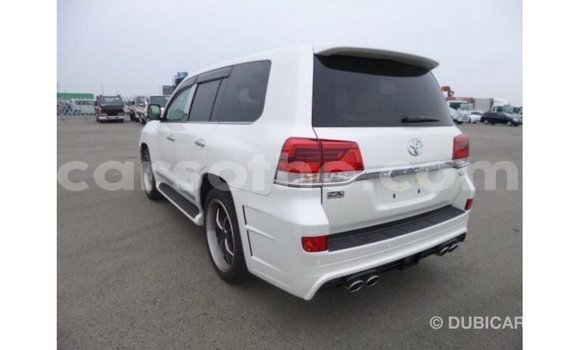 اشتري Imported Toyota Land Cruiser White سيارة في Import - Dubai في Maseru اشتري Imported Toyota Land Cruiser White سيارة في Import - Dubai في Maseru