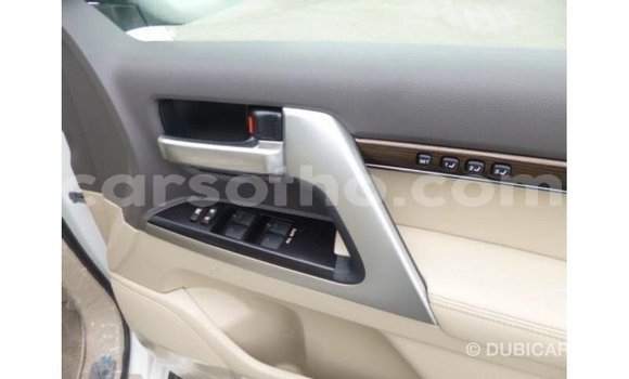 اشتري Imported Toyota Land Cruiser White سيارة في Import - Dubai في Maseru اشتري Imported Toyota Land Cruiser White سيارة في Import - Dubai في Maseru