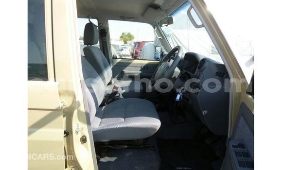 اشتري Imported Toyota Land Cruiser Beige سيارة في Import - Dubai في Maseru اشتري Imported Toyota Land Cruiser Beige سيارة في Import - Dubai في Maseru