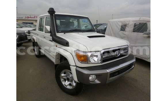 اشتري Imported Toyota Land Cruiser White سيارة في Import - Dubai في Maseru اشتري Imported Toyota Land Cruiser White سيارة في Import - Dubai في Maseru