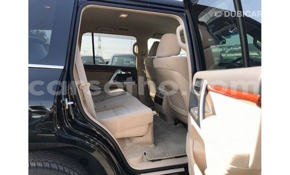 Sayi Imported Toyota Land Cruiser Black Mota in Import - Dubai a Maseru Sayi Imported Toyota Land Cruiser Black Mota in Import - Dubai a Maseru