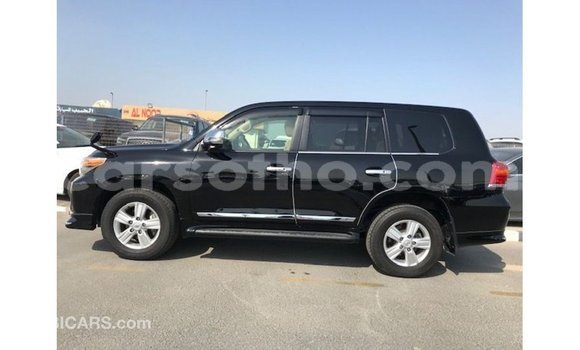 Sayi Imported Toyota Land Cruiser Black Mota in Import - Dubai a Maseru Sayi Imported Toyota Land Cruiser Black Mota in Import - Dubai a Maseru