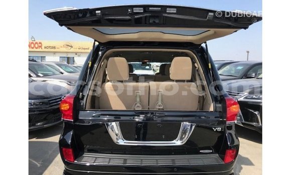 Sayi Imported Toyota Land Cruiser Black Mota in Import - Dubai a Maseru Sayi Imported Toyota Land Cruiser Black Mota in Import - Dubai a Maseru