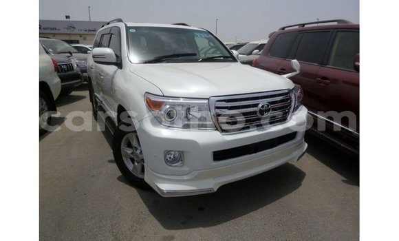 Buy Import Toyota Land Cruiser White Car in Import - Dubai in Maseru Buy Import Toyota Land Cruiser White Car in Import - Dubai in Maseru