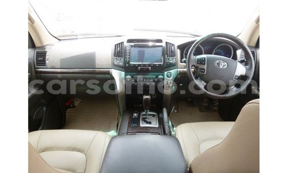 Buy Import Toyota Land Cruiser White Car in Import - Dubai in Maseru Buy Import Toyota Land Cruiser White Car in Import - Dubai in Maseru