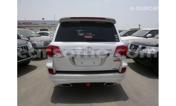 Buy Import Toyota Land Cruiser White Car in Import - Dubai in Maseru Buy Import Toyota Land Cruiser White Car in Import - Dubai in Maseru