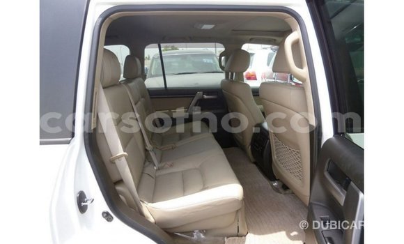 Buy Import Toyota Land Cruiser White Car in Import - Dubai in Maseru Buy Import Toyota Land Cruiser White Car in Import - Dubai in Maseru
