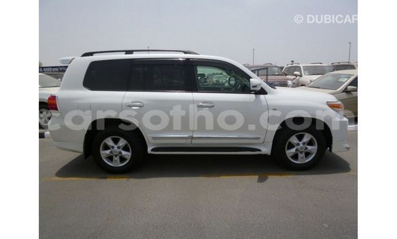 Buy Import Toyota Land Cruiser White Car in Import - Dubai in Maseru Buy Import Toyota Land Cruiser White Car in Import - Dubai in Maseru