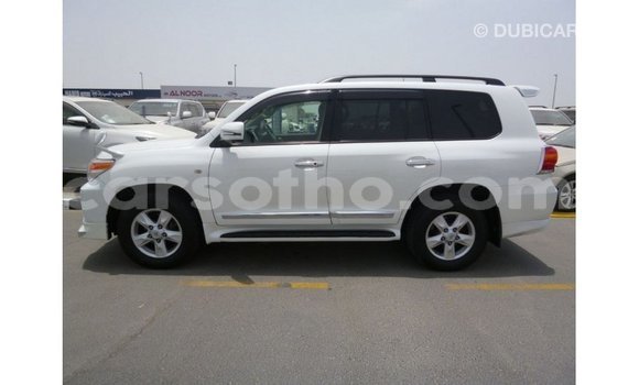 Buy Import Toyota Land Cruiser White Car in Import - Dubai in Maseru Buy Import Toyota Land Cruiser White Car in Import - Dubai in Maseru