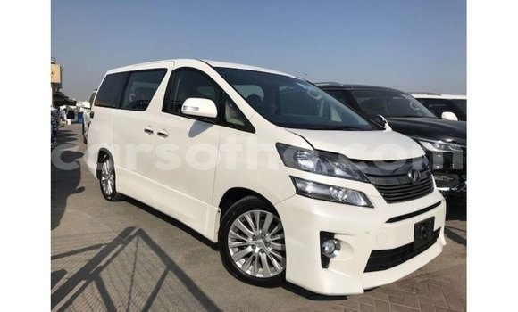 Sayi Imported Toyota Vellfire White Mota in Import - Dubai a Maseru Sayi Imported Toyota Vellfire White Mota in Import - Dubai a Maseru