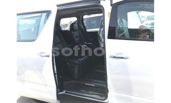 Sayi Imported Toyota Vellfire White Mota in Import - Dubai a Maseru Sayi Imported Toyota Vellfire White Mota in Import - Dubai a Maseru