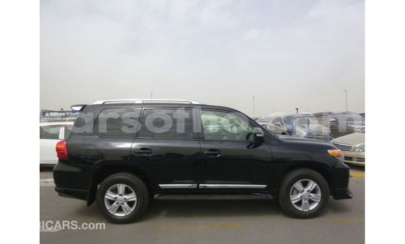 Buy Import Toyota Land Cruiser Black Car in Import - Dubai in Maseru Buy Import Toyota Land Cruiser Black Car in Import - Dubai in Maseru