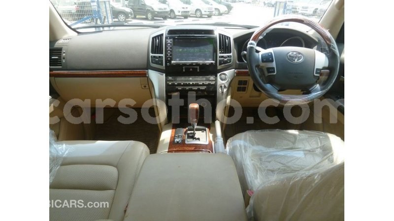 Big with watermark toyota land cruiser maseru import dubai 16792