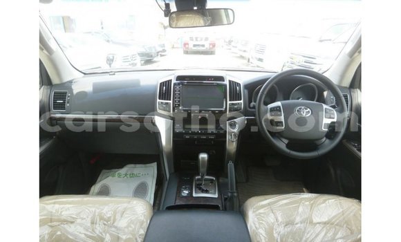 Sayi Imported Toyota Land Cruiser Black Mota in Import - Dubai a Maseru Sayi Imported Toyota Land Cruiser Black Mota in Import - Dubai a Maseru