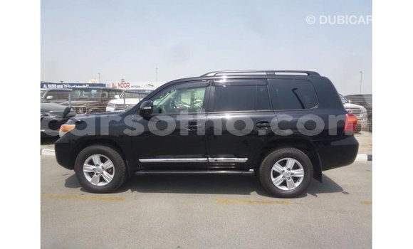 Sayi Imported Toyota Land Cruiser Black Mota in Import - Dubai a Maseru Sayi Imported Toyota Land Cruiser Black Mota in Import - Dubai a Maseru