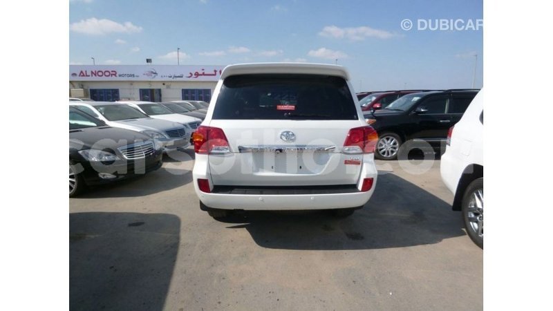 Big with watermark toyota land cruiser maseru import dubai 16795