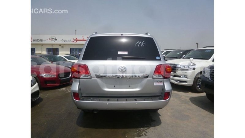 Big with watermark toyota land cruiser maseru import dubai 16797