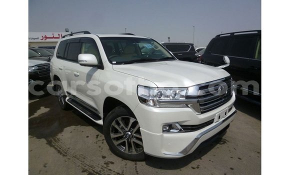 اشتري Imported Toyota Land Cruiser White سيارة في Import - Dubai في Maseru اشتري Imported Toyota Land Cruiser White سيارة في Import - Dubai في Maseru