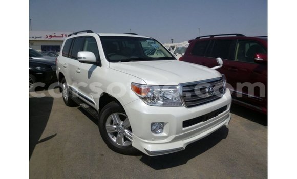 اشتري Imported Toyota Land Cruiser White سيارة في Import - Dubai في Maseru اشتري Imported Toyota Land Cruiser White سيارة في Import - Dubai في Maseru
