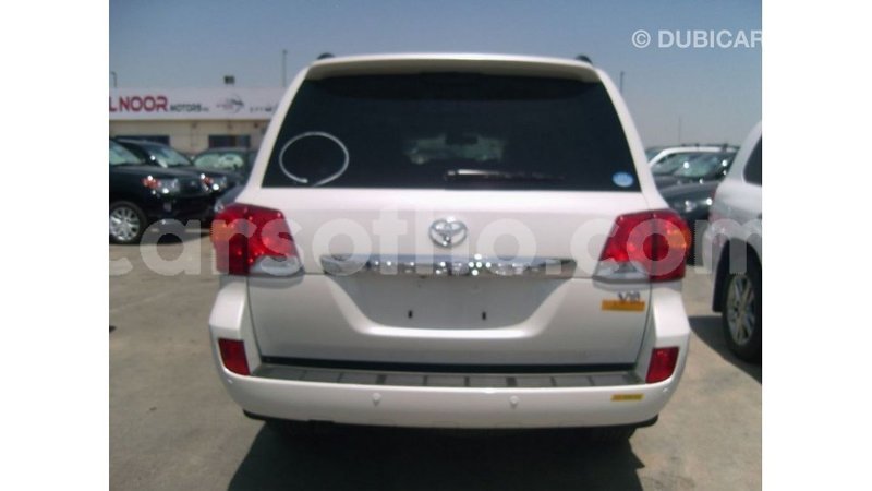 Big with watermark toyota land cruiser maseru import dubai 16800