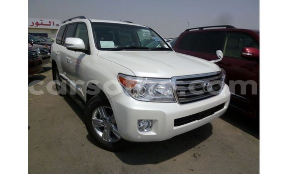Acheter Import Voiture Toyota Land Cruiser Blanc à Import - Dubai, Maseru Acheter Import Voiture Toyota Land Cruiser Blanc à Import - Dubai, Maseru