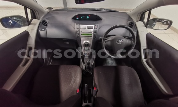 Acheter Occasion Voiture Toyota Yaris Bleu à Thaba–Tseka, Mafeteng Acheter Occasion Voiture Toyota Yaris Bleu à Thaba–Tseka, Mafeteng