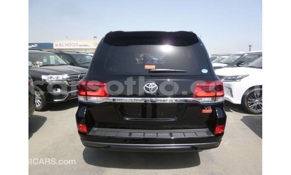 Sayi Imported Toyota Land Cruiser Black Mota in Import - Dubai a Maseru Sayi Imported Toyota Land Cruiser Black Mota in Import - Dubai a Maseru