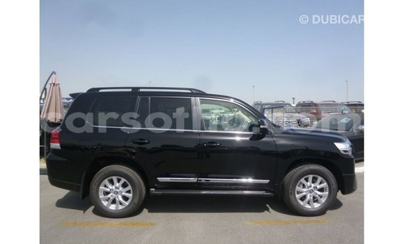 Sayi Imported Toyota Land Cruiser Black Mota in Import - Dubai a Maseru Sayi Imported Toyota Land Cruiser Black Mota in Import - Dubai a Maseru
