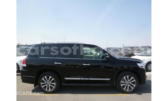 Acheter Import Voiture Toyota Land Cruiser Noir à Import - Dubai, Maseru Acheter Import Voiture Toyota Land Cruiser Noir à Import - Dubai, Maseru