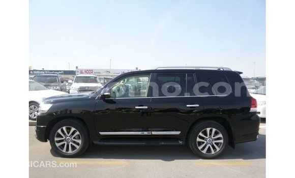 Acheter Import Voiture Toyota Land Cruiser Noir à Import - Dubai, Maseru Acheter Import Voiture Toyota Land Cruiser Noir à Import - Dubai, Maseru
